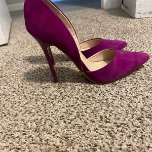 Fuschia suede pumps